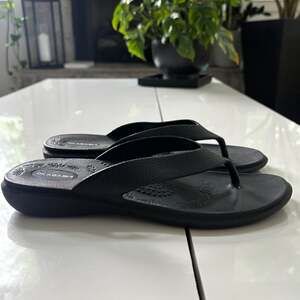 Okabashi Maui Women's Flip Flop Sandals Black Size ML (Apx Size 8)
